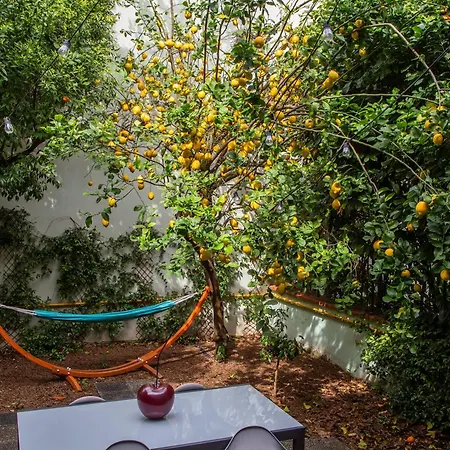 Utopia Bed & Breakfast 4*