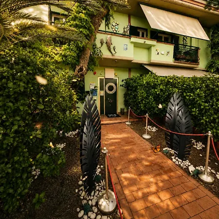 Utopia Art Boutique Rooms 4*
